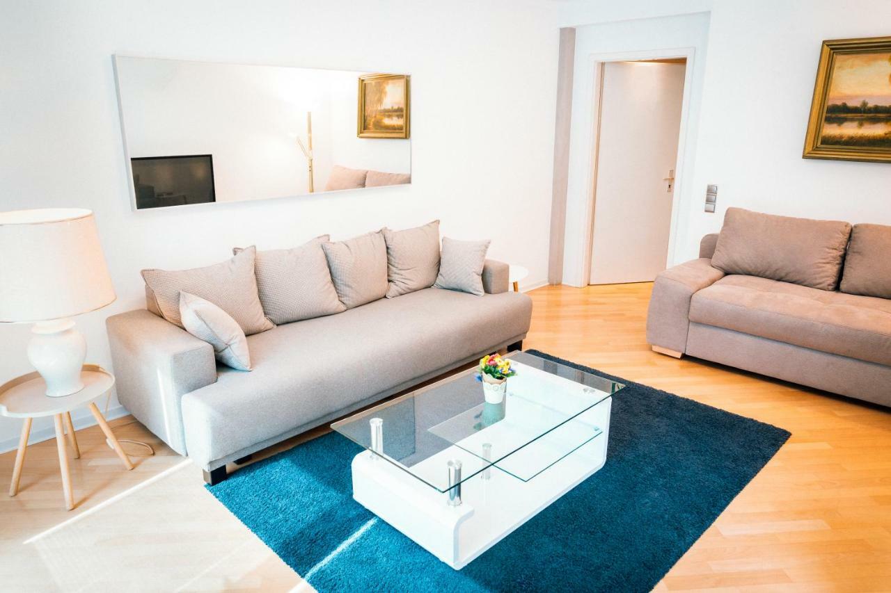 Sony Center Apartment *
